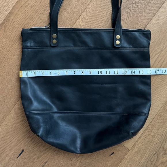 Maple Rose Leather - The Westcombe Signature Bag - Black Leather Tote - EUC - Picture 5 of 5